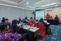 Foto Ist: Suasana penyampaian materi oleh narasumber Deni Rusmawan, S.Pd pada kegiatan Pelatihan dan Sertifikasi Kompetensi BNSP yang digelar Dinas Perikanan Kabupaten Tangerang.