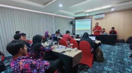 Foto Ist: Suasana penyampaian materi oleh narasumber Deni Rusmawan, S.Pd pada kegiatan Pelatihan dan Sertifikasi Kompetensi BNSP yang digelar Dinas Perikanan Kabupaten Tangerang.