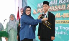 Lepas Siswa MI Al Husna, Wabup Intan Ajak Orang Tua Kawal Anak di Tengah Arus Digitalisasi
