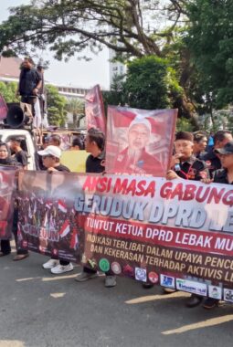 Massa Kepung DPRD Lebak, Desak Pengusutan Tuntas Kasus Uun: Jangan Ada yang Kebal Hukum