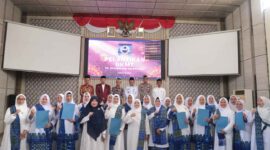 Foto Ist: Camat Kelapa Dua, Dadang Sudrajat, S.Sos., MM., M.Si. (tengah, mengenakan seragam dinas putih) berfoto bersama Ketua BKMT Kabupaten Tangerang Ustadzah Iroh, perwakilan unsur Muspika, serta jajaran pengurus Pengurus Cabang Badan Kontak Majelis Taklim (BKMT) Kecamatan Kelapa Dua Masa Bakti 2026–2031 usai prosesi pelantikan yang berlangsung di Aula Kantor Kecamatan Kelapa Dua, Kabupaten Tangerang, Rabu (29/7/2026).