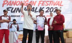 Semarak HUT RI ke-81, Bupati Maesyal Lepas Ribuan Peserta Fun Walk di Panongan