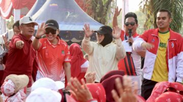 Jalan Sehat Meriah di Kelapa Dua, Wabup Intan: Jangan Lupa Borong Produk UMKM