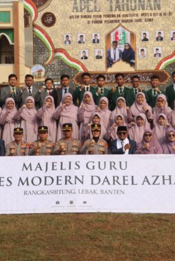 Kapolres Lebak Hadiri Apel Tahunan Khutbatul Arsy di Ponpes Modern Darel Azhar, Tekankan Pentingnya Disiplin dan Akhlak Santri